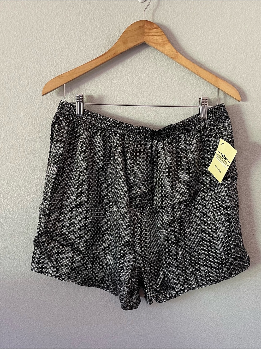 NWT Natural Issue 100% silk patterned lounge boxer shorts L Vintage Geometric